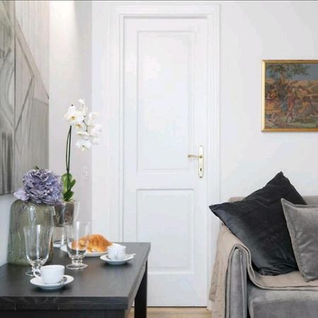 Spanish Modern Apartament ローマ エクステリア 写真