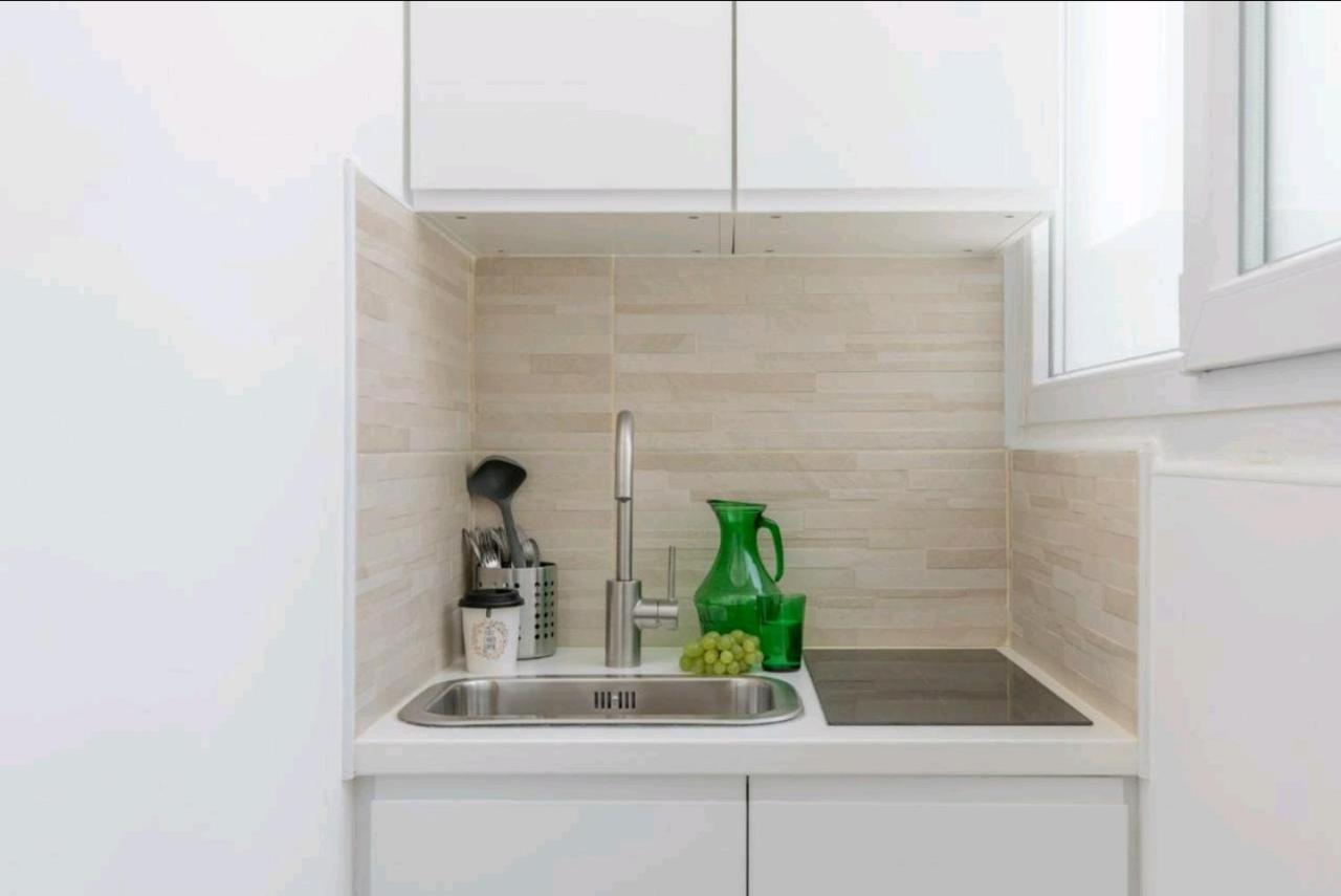 Spanish Modern Apartament ローマ エクステリア 写真